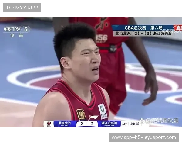 CBA 球员赛后怒甩毛巾！队友看傻