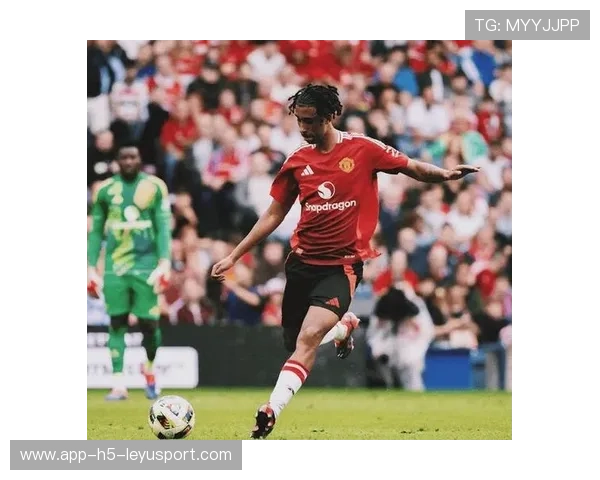 巴莱巴或将引援锁定引发合同天价，足球圈再掀震撼波澜