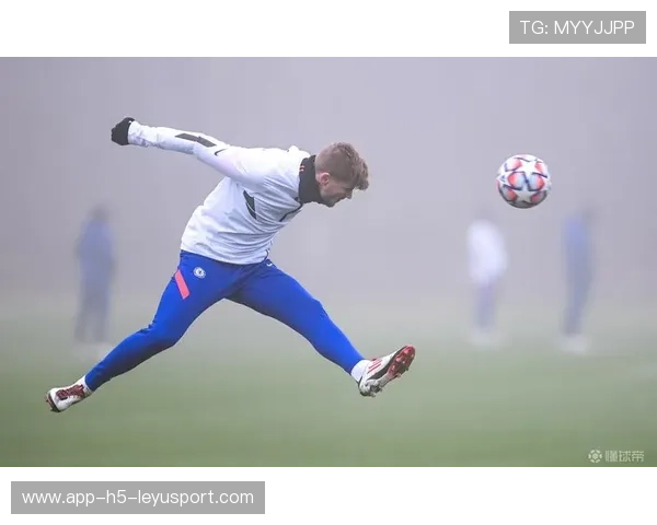 阿森纳训练日：主帅强调中场快速一脚出球与接应跑位