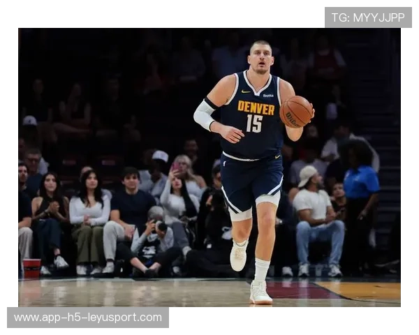 尼克斯末节收紧防守,掘金出手连铁 尼克斯末节收紧防守,掘金出手连铁